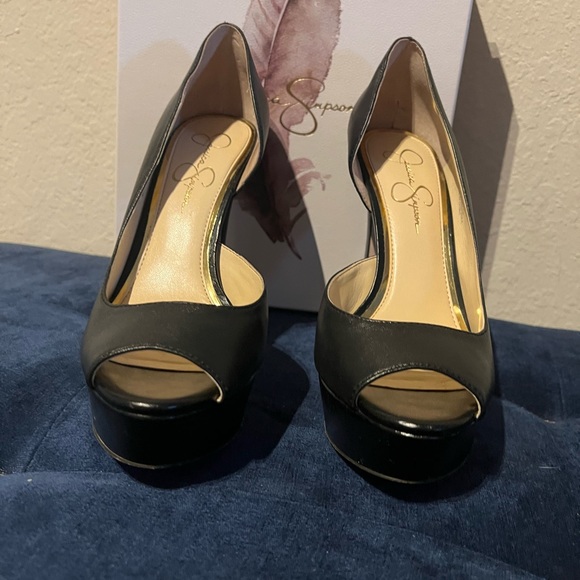 Beautiful black leather Jessica Simpson peep-toe heals size 8.5 - Picture 7 of 8